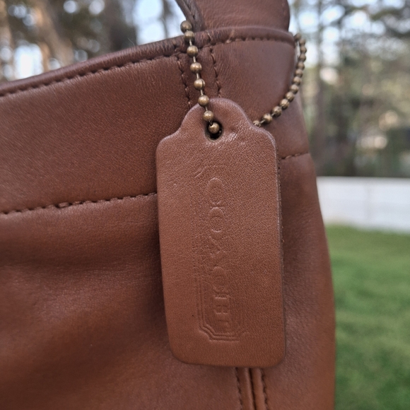 Classic Brown Leather Shoulder Bag with Buckle - Picture 10 of 15